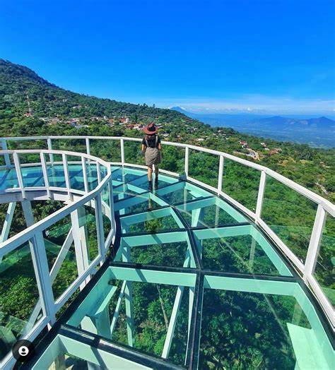 Mirador de Cristal en Alegria Usulután